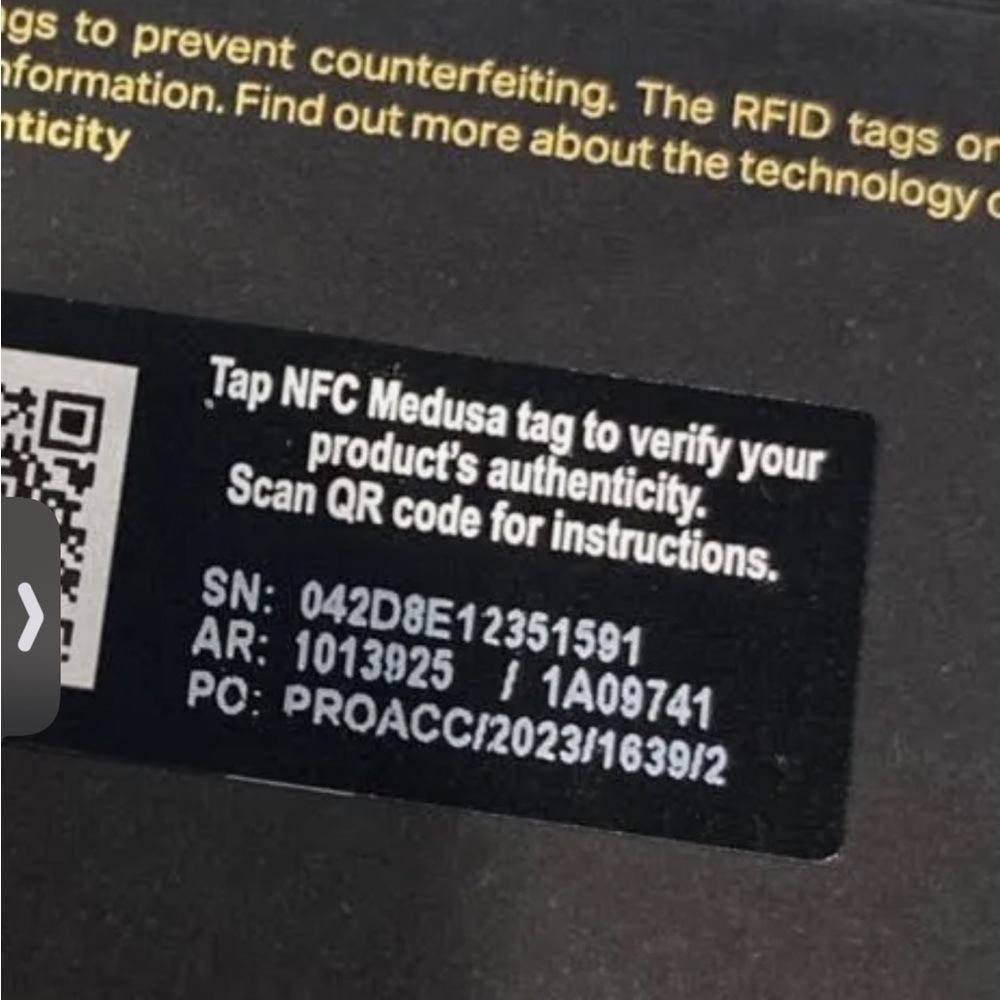 Versace Beige Floral Logo Cosmetic Pouch with Black Dust Bag - Picture 8 of 12